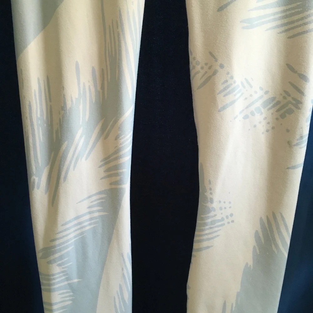 Fabletics | Tropical Print Yoga Pants - Picture 6 of 7